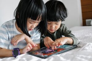 Read more about the article TOP 4 Digital Watch for Kids 2025