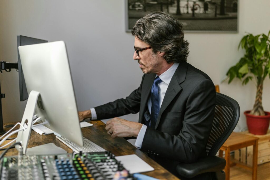 Glasses for looking at computer monitor