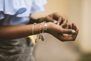 Read more about the article Best 7 Medic Alert Bracelet for Women – 2025