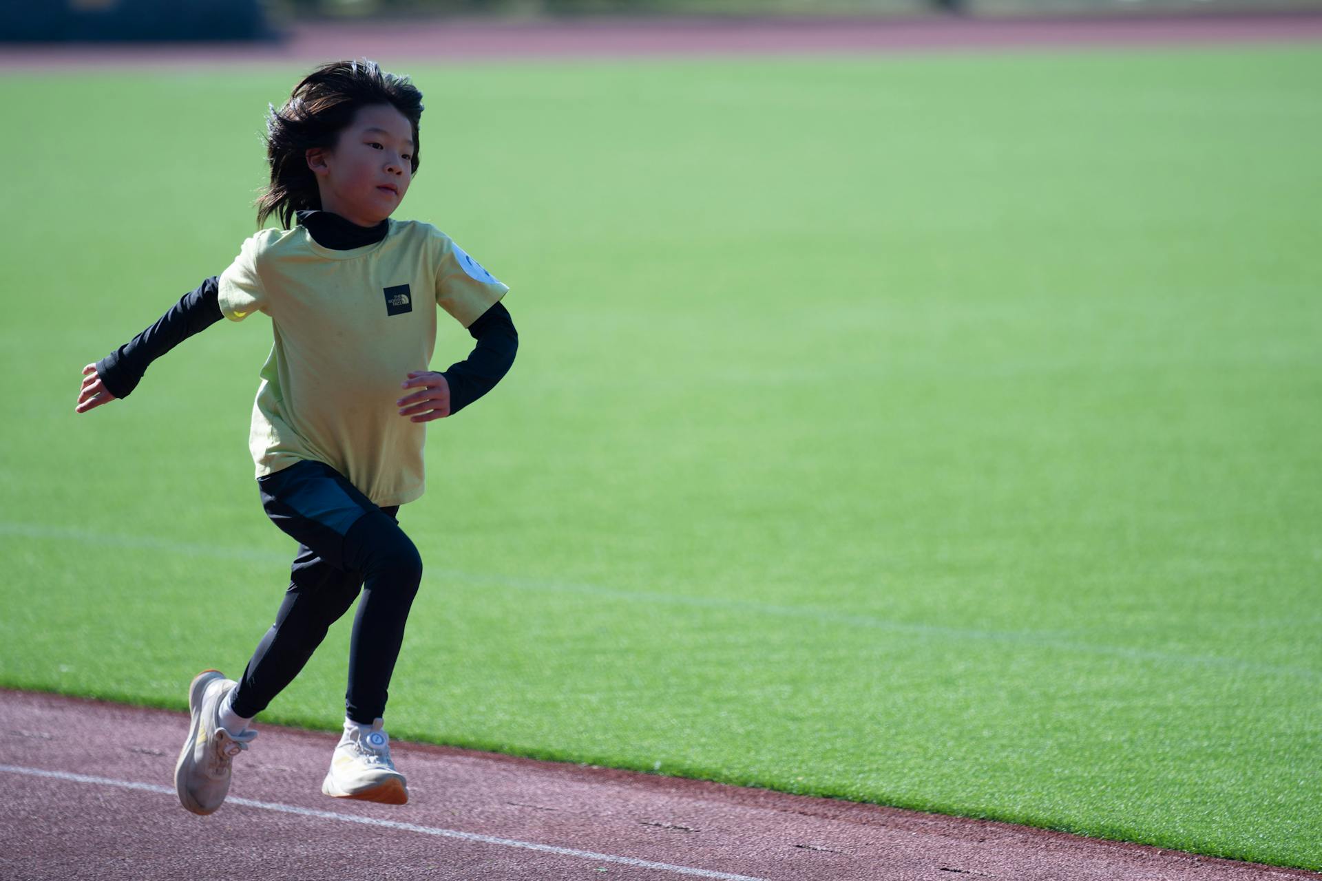 You are currently viewing The Ultimate Guide to the Best Running Shoes for Kids in 2025